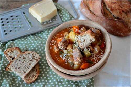 Soupe de légumes d’été à la saucisse