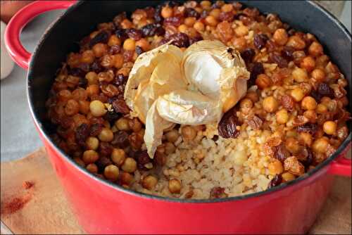 Riz au four aux pois chiches et aux raisins