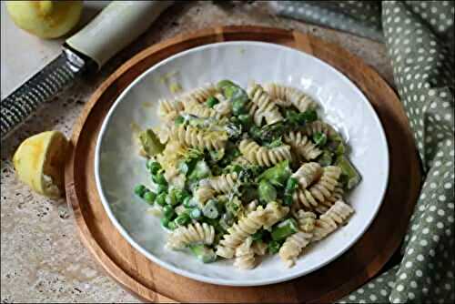 Pâtes crémeuses aux asperges et petits pois