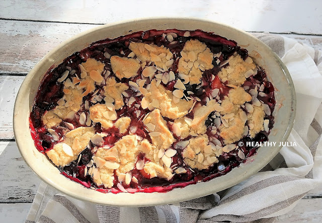 MI-CRUMBLE MI-COBBLER AUX FRUITS ROUGES #VEGAN