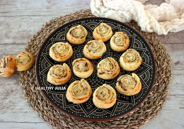  FEUILLETÉS ROULÉS À LA MOUTARDE ET AU FROMAGE FRAIS #VEGAN