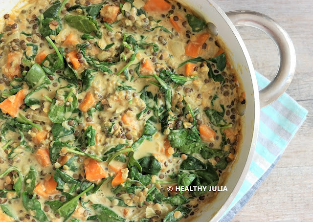 CURRY DE LENTILLES, ÉPINARDS ET PATATES DOUCES AU LAIT DE COCO #VEGAN