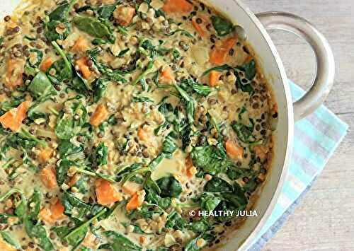 CURRY DE LENTILLES, ÉPINARDS ET PATATES DOUCES AU LAIT DE COCO #VEGAN