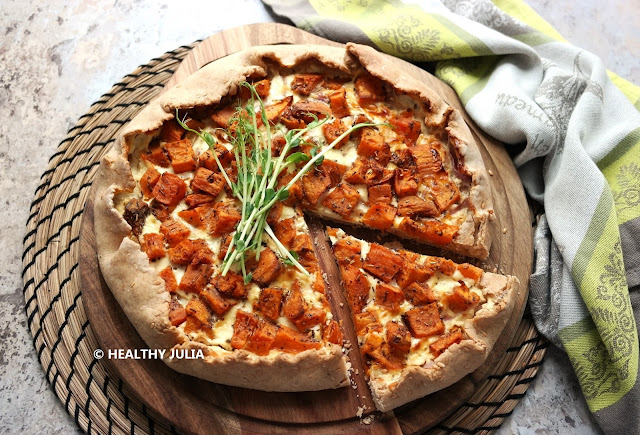TARTE RUSTIQUE AU CHÈVRE, OIGNON ET PATATE DOUCE
