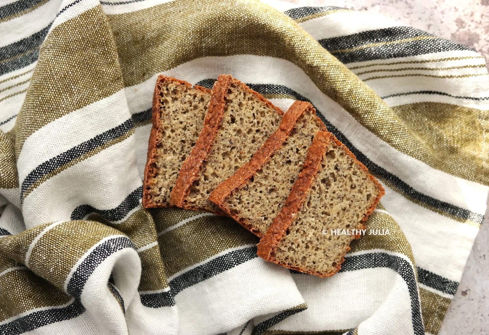 PAIN À LA POUDRE DE PROTÉINES DE JAMIE OLIVER (SANS GLUTEN)