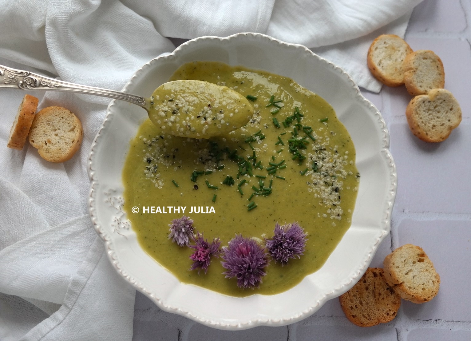 VELOUTÉ DE COURGETTES ET PETITS POIS À LA CIBOULETTE #VEGAN