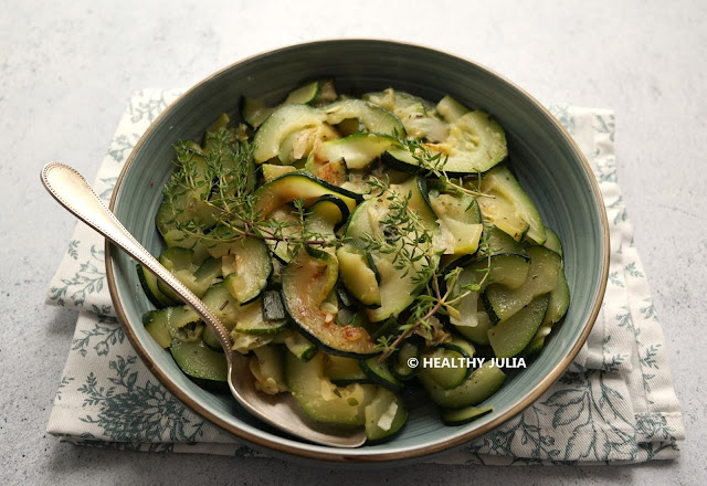 GROSSE COURGETTE DU JARDIN POÊLÉE AUX HERBES #VEGAN