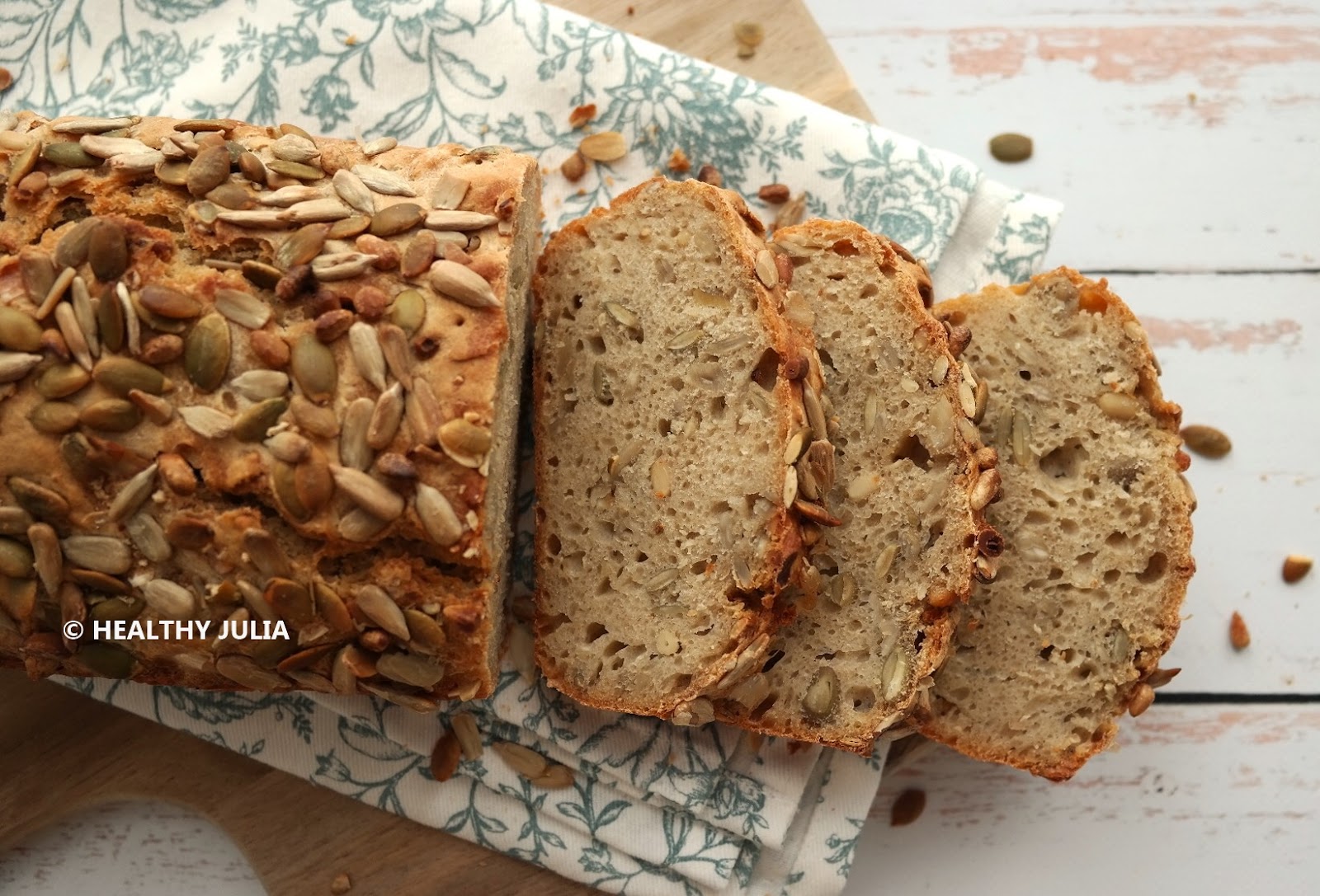 PAIN SEMI-COMPLET AU LEVAIN ET GRAINES (SANS PÉTRISSAGE) #VEGAN