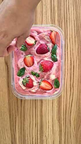 Glace fraise yaourt basilic express