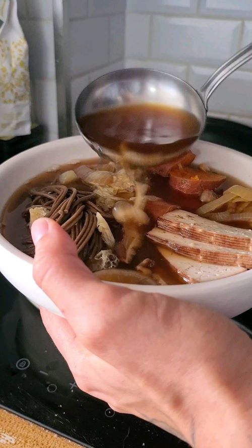 Soupe à l'oignon façon ramens