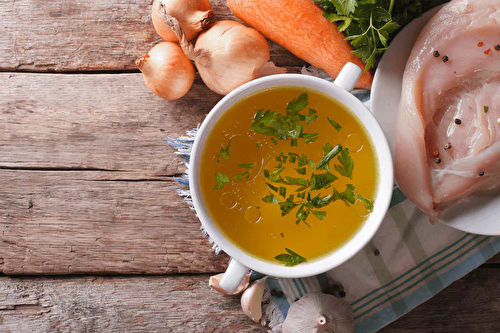 Bouillon de poulet maison