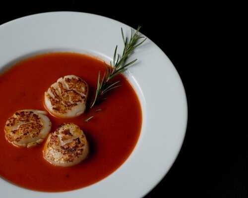 Coquilles saint-jacques, eau de tomates et citron healthy