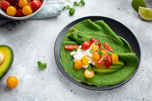 Crêpes healthy salées épinards, avocat et tomates