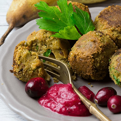 Falafels végétaliens avec dip de myrtilles et poires