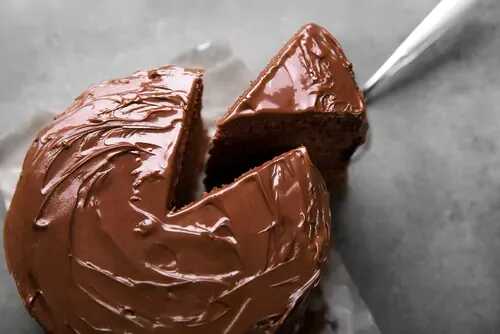Gâteau au chocolat glaçage cacao