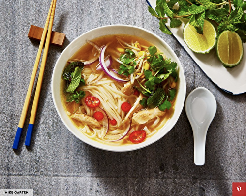 Soupe au poulet (pot pho)