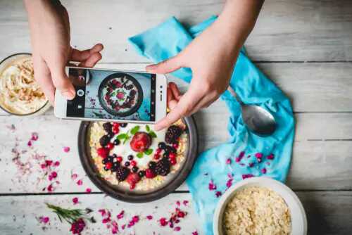 Top 8 des influenceurs pour faire le plein d'idées de recettes healthy -