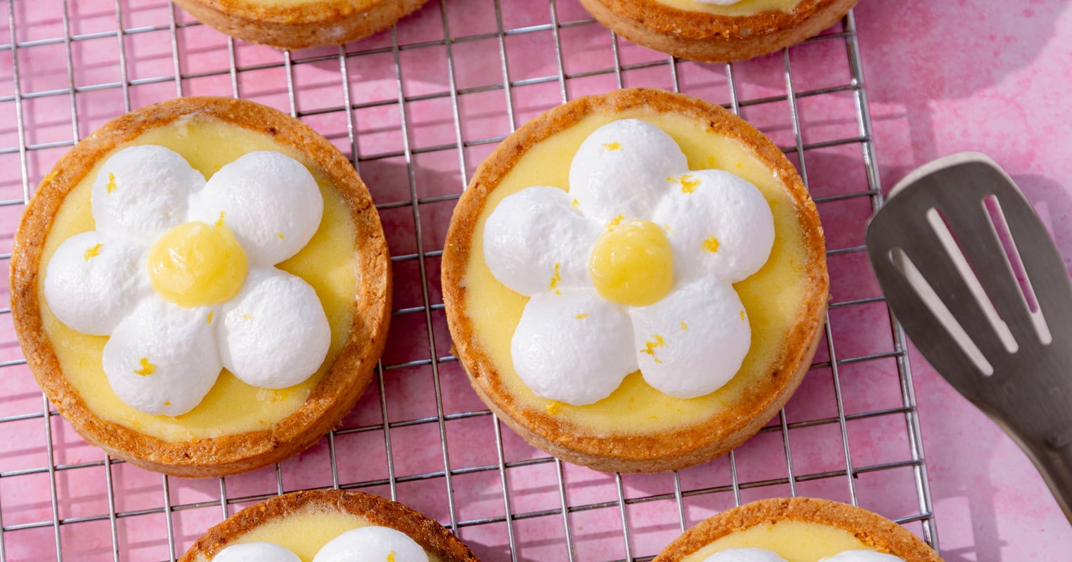 Les tartelettes citron meringuée en forme de fleur super cute !