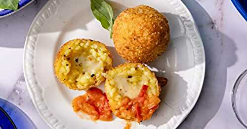 Mini arancini apéritives au cœur fondant & sauce marinara maison