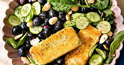 La salade printanière de feuilles d’épinard, feta panée et myrtilles !