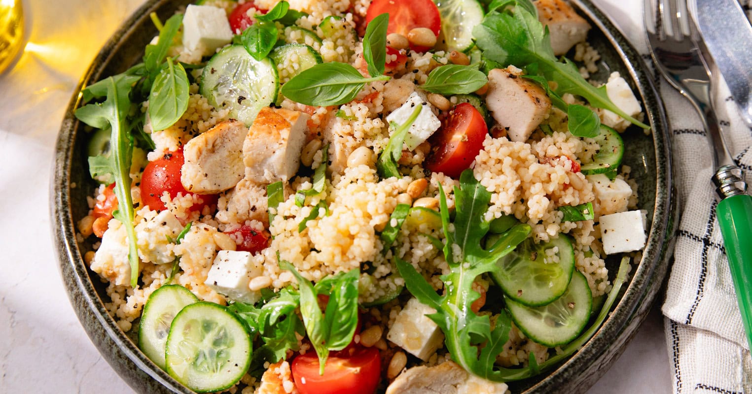 Taboulé de semoule au poulet et feta : le lunch idéal pour le bureau !