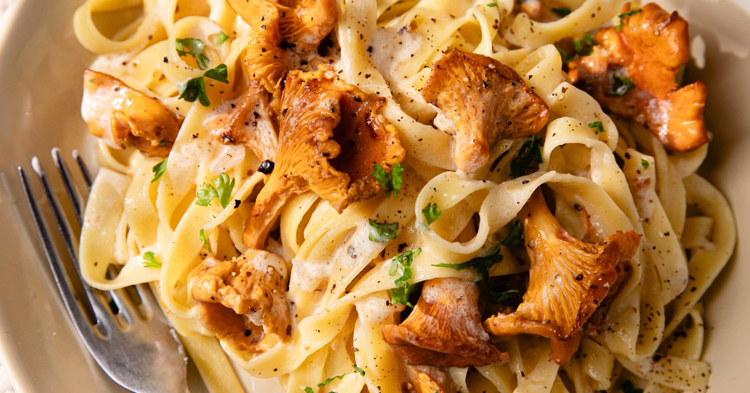 Les tagliatelles aux girolles, vin blanc et crème