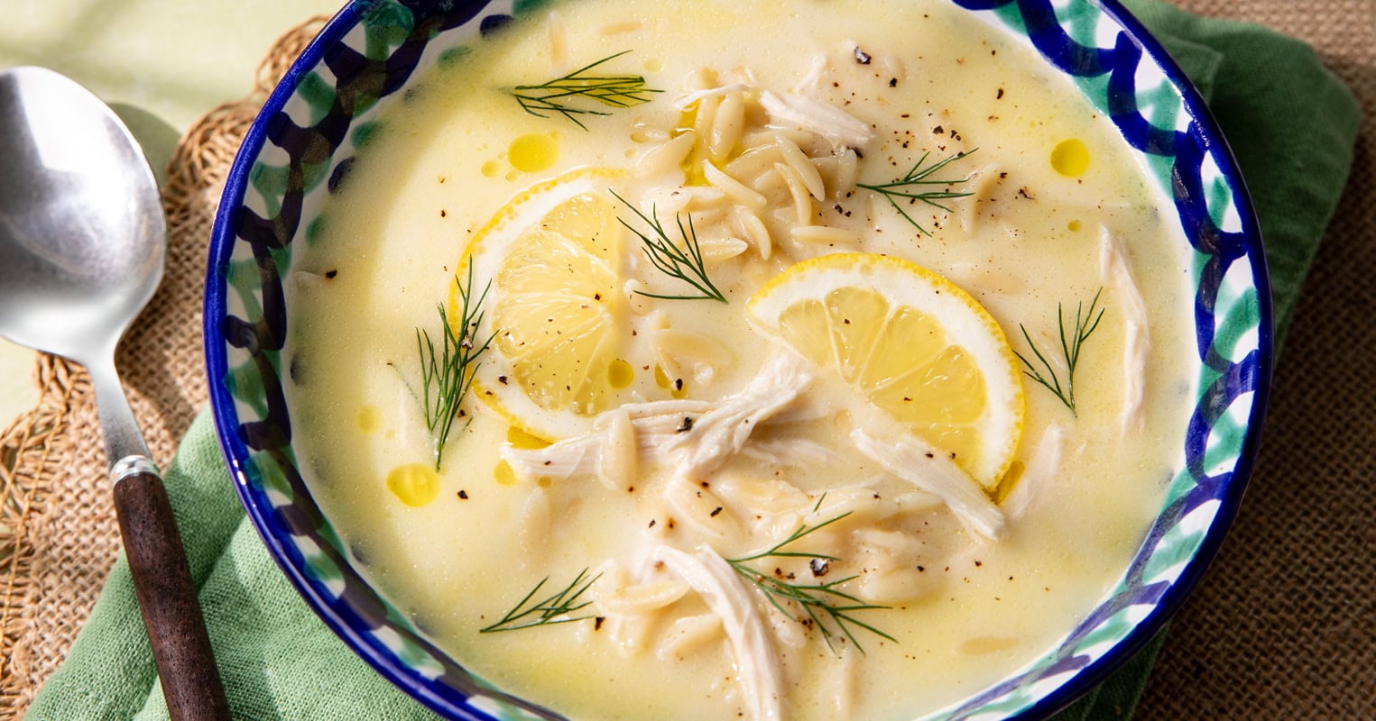 La soupe grecque au citron et poulet (avgolemono)