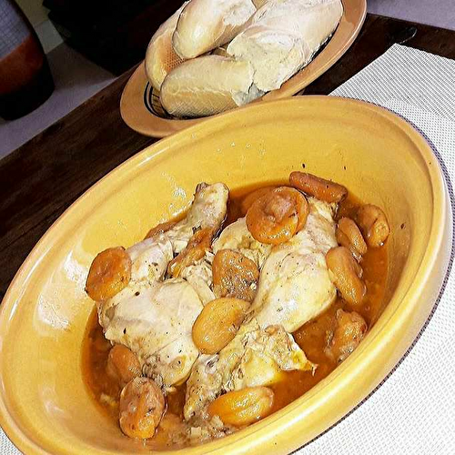 T A J I N E de poulet aux abricots  - Helouchacook - Recettes de cuisine du monde faciles et rapides