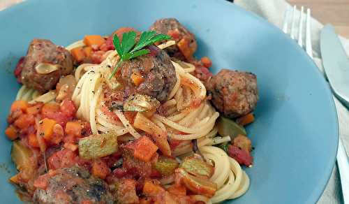 Boulettes sauce tomates et légumes