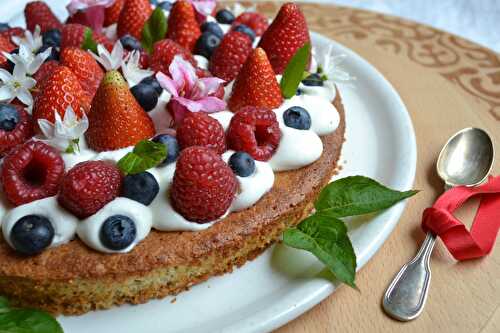 Biscuit aux fruits rouges et chantilly citron vert anniversaire