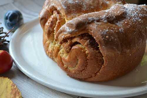 Brioche roulée aux amandes et à la cannelle