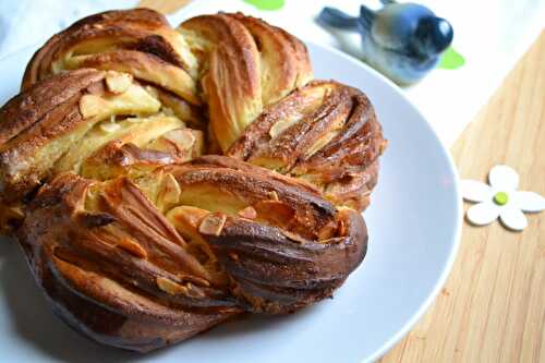 Brioche torsadée  à la canelle et amandes