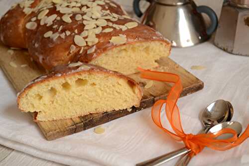 Brioche tressée à l'eau de fleur d'oranger