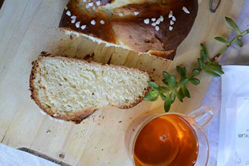 Brioche tressée au yaourt à la grecque