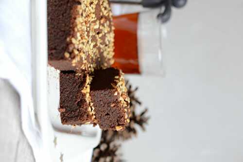 Brownie et noisettes en grains