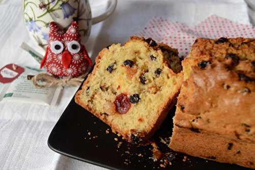 Cake au levain, raisns secs, baies de Goji et cannelle