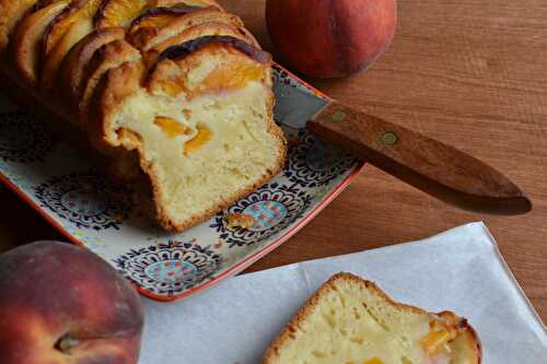 Cake au yaourt et aux pêches