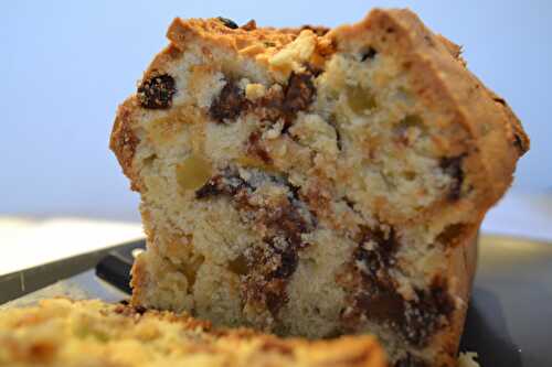 Cake aux fruits confits et chuncks au chocolat au lait