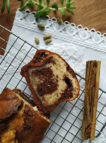 Cake marbré aux deux chocolats et aux épices