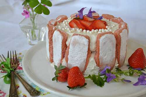 Charlotte rhubarbe fraises dessert de fêtes