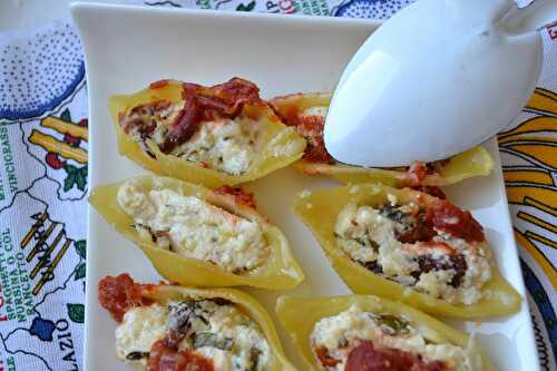 Conchiglioni farcis - ricotta tomates confites basilic