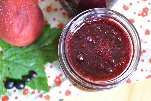 Confiture de cassis et nectarines