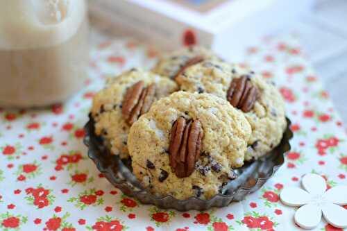 Cookies croquants au sucre en grains, noix de pécan et chocolat