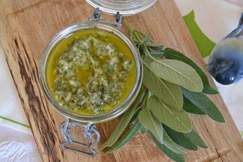 Crème de sauge, ail, huile d'olive