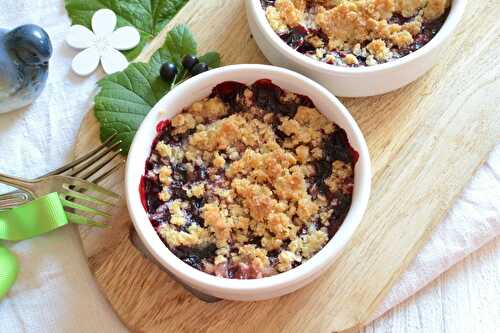 Crumble - crisp au cassis et aux amandes