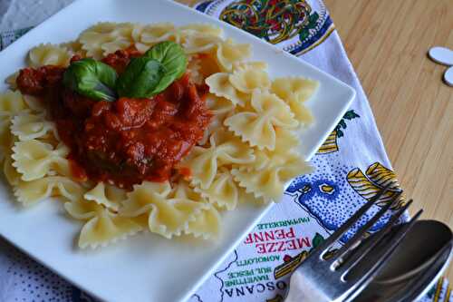 Farfalle sauce tomate et saucisses