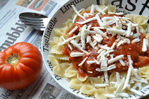 Farfalle tomates, fèves et ricotta salée