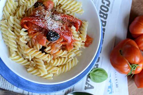 Fusilli aux poivrons rouges et tomates