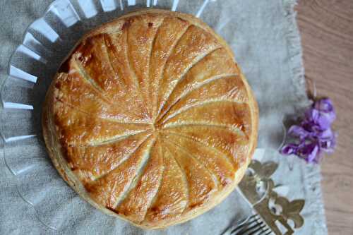 Galette des Rois crème d"amande et myrtilles