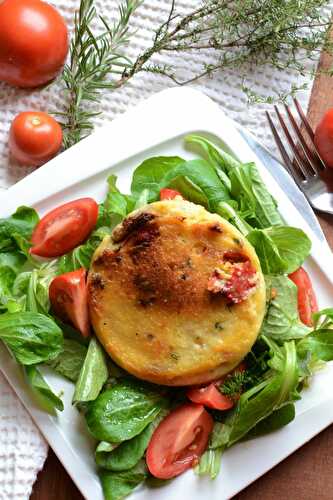 Galettes de polenta champignons tomates séchées végétarien